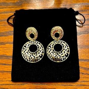 Elegant Gold Leopard Pattern Earrings